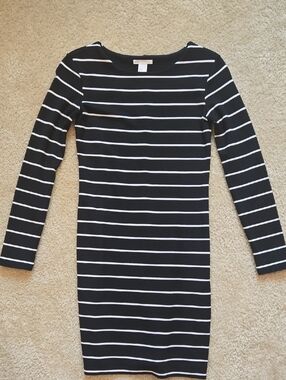 H&M Black and White Striped Long-Sleeve Bodycon Dress